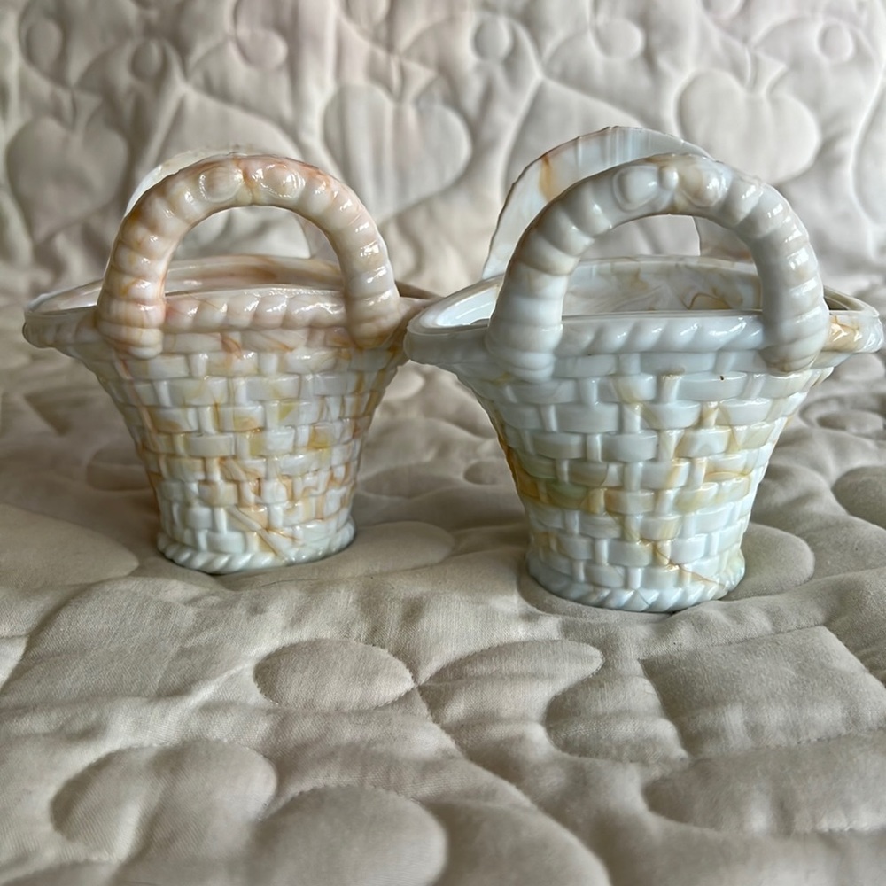 AKRO AGATE. BEAUTIFUL MARBLEIZED  BASKETS. SET OF 2